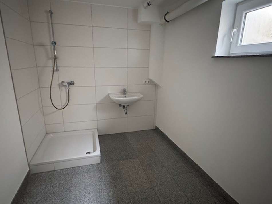Duschbadezimmer Keller