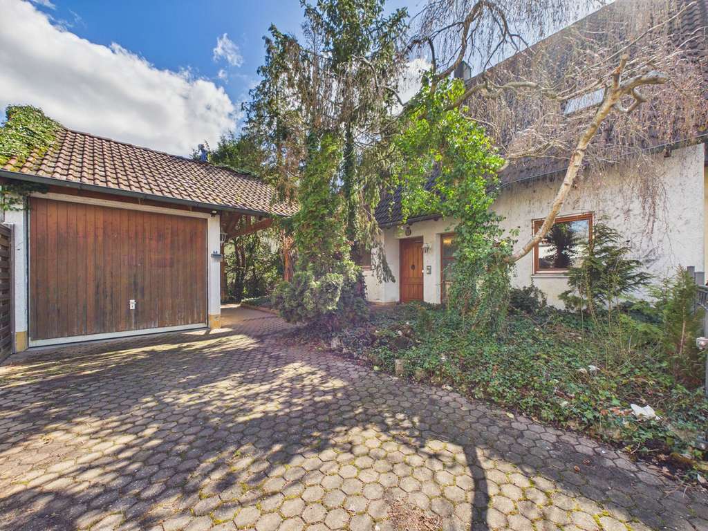 Immobilie in Schwanstetten - Großes barrierefreies Familienhaus mit Aufzug & Wintergarten – renovierungsbedürftig mit Potenzial! - Bild 2