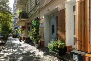 Altbaucharme in begehrter Lage – 2-Zimmer-Wohnung mit individuellem Gestaltungspotenzial