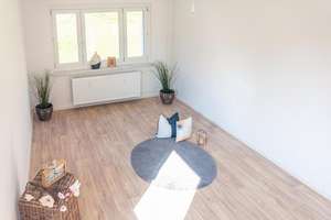 2-Raum-Erdgeschosswohnung mit Balkon nahe Parkanlage