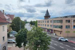 Top gelegene helle 2-Zimmer-Wohnung mit Einbauküche und wunderschönem Ausblick  – Schilllerstraße 15, 85055 Nordost, Ingolstadt – Vorschaubild 2