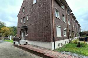 Dreifamilienhaus in Teileigentum, großem Garten und Garage in Mönchengladbach – Mönchengladbach – Vorschaubild 1