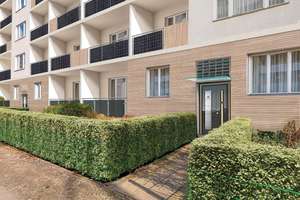 Mehr Wohnqualität für Ihr Geld: Apartment im modernisierten 50er-Jahre-Klassiker – Rostocker Straße 6, 10553 Moabit, Berlin – Vorschaubild 2