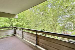 3-Zimmer-Wohnung mit 2 Balkonen im 4. OG, Stellplatz in Garage Köln-Weiden / Renovierungsbedürftig – Lübecker Str. 2, 50858 Weiden, Köln – Vorschaubild 4