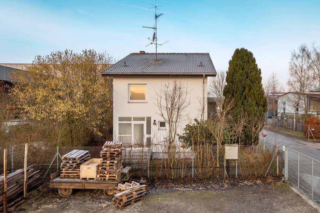 Immobilie in Rottenacker - Einfamilienhaus mit guter Substanz und Entwicklungspotenzial - Bild 2