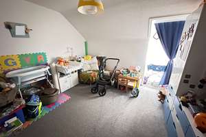Ideal für große Familien:
2 ½-FAMILIENWOHNHAUS
MIT GARTEN UND 3 GARAGEN – Die vollständige Adresse der Immobilie erhältst du vom Anbieter., 74523 Schwäbisch Hall – Vorschaubild 23