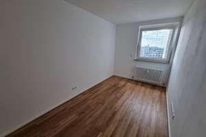 Attraktive 3‑Zimmer‑Wohnung mit toller Aussicht, EBK und Stellplatz – Die vollständige Adresse der Immobilie erhältst du vom Anbieter., 70567 Möhringen-Ost, Stuttgart – Vorschaubild 9