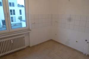 Gepflegte Hochparterre-Wohnung mit drei Zimmern und Balkon in Mainz – Die vollständige Adresse der Immobilie erhältst du vom Anbieter., 55128 Bretzenheim, Mainz – Vorschaubild 4