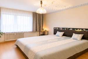 Köln-Weiden! Gepflegte, vermietete 4-Zimmer-Wohnung mit Sonnenbalkon und Garage! (CA 5010) – Die vollständige Adresse der Immobilie erhältst du vom Anbieter., 50585 Weiden, Köln – Vorschaubild 6