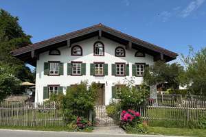 Bauernhaus in Riedering  -  Luxussaniertes historisches Bauernhaus