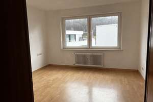 Vollständig renovierte 4,5-Zimmer-Wohnung mit Balkon und Einbauküche in Leonberg – Die vollständige Adresse der Immobilie erhältst du vom Anbieter., 71229 Leonberg – Vorschaubild 4