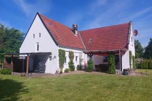 Freistehendes Kleinod mit Potential, Terrasse und Garten (800 m²) nur 7 Kilometer  vom Meer entfernt – Poststraße 68, 27639 Dorum – Vorschaubild 1