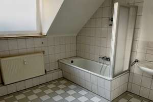 Kernsanierte 3-Zimmer-DG-Wohnung mit Wohnküche, neuer EBK und Sonnenterrasse in Eller – 40229 Eller, Düsseldorf – Vorschaubild 9