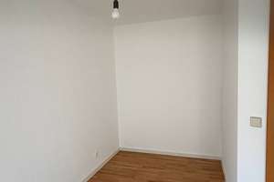 Helle 4-Zimmer-Wohnung mit Balkon, Garage und Stellplatz in ruhiger Randlage von Leingarten – Schalkweg 23, 74211 Leingarten – Vorschaubild 6