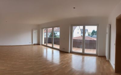 Schöne 98 m²  Wohnung Balkon