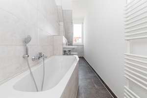 Charmante 3-Zimmer-Dachgeschosswohnung – Die vollständige Adresse der Immobilie erhältst du vom Anbieter., 4317 Neustadt-Neuschönefeld, Leipzig – Vorschaubild 3