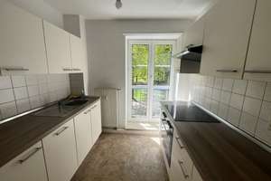 Stadtleben trifft Erholung: 3-Raum-Wohnung direkt am Schlossteich