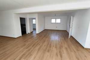 Kaufen & Einziehen: Neuwertige Doppelhaushälfte m. 162m² Wohnfläche, Balkon, Terrasse & Stellplatz – Hohenlohekreis – Vorschaubild 4