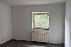 Hell, geräumig, einladend - 4-Zimmer im 1. Obergeschoss – Am Immenhof 21, 38229 Hallendorf, Salzgitter – Vorschaubild 2