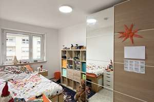 Lichtdurchflutete 3 Zi.-Wohnung in kleiner Wohnanlage mit großem Süd-Balkon, sep. Küche & gr. Keller – Die vollständige Adresse der Immobilie erhältst du vom Anbieter., 82256 Fürstenfeldbruck – Vorschaubild 12