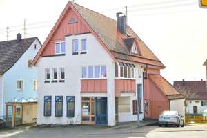 Wohn- und Geschäftshaus mit Entwicklungspotenzial oder attraktives Renditeobjekt – Die vollständige Adresse der Immobilie erhältst du vom Anbieter., 72469 Meßstetten – Vorschaubild 2