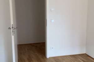 Exklusiver Zweitbezug in DA-Bessungen: Ruhige 3-Zi-Wohnung mit Parkblick & TG – Niersteiner Strasse 4, 64295 Darmstadt-West, Darmstadt – Vorschaubild 2