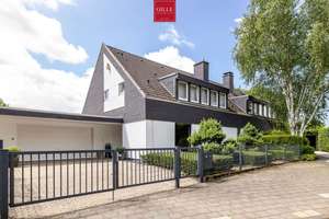 Das perfekte Zuhause: Großzügige DHH mit sehr großer Garage, Kamin, Einbauküche, Sauna und Garten