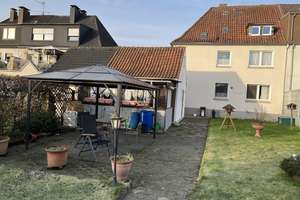 Legen Sie Ihr Geld in gute Wände!      3-Familienhaus mit Garage, Recklinghausen - Paulusviertel – Die vollständige Adresse der Immobilie erhältst du vom Anbieter., 45657 Paulusviertel, Recklinghausen – Vorschaubild 2