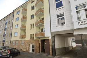 Südstadt: Maklerfreie ETW, zwei Balkone und eine Garage im Innenhof! 