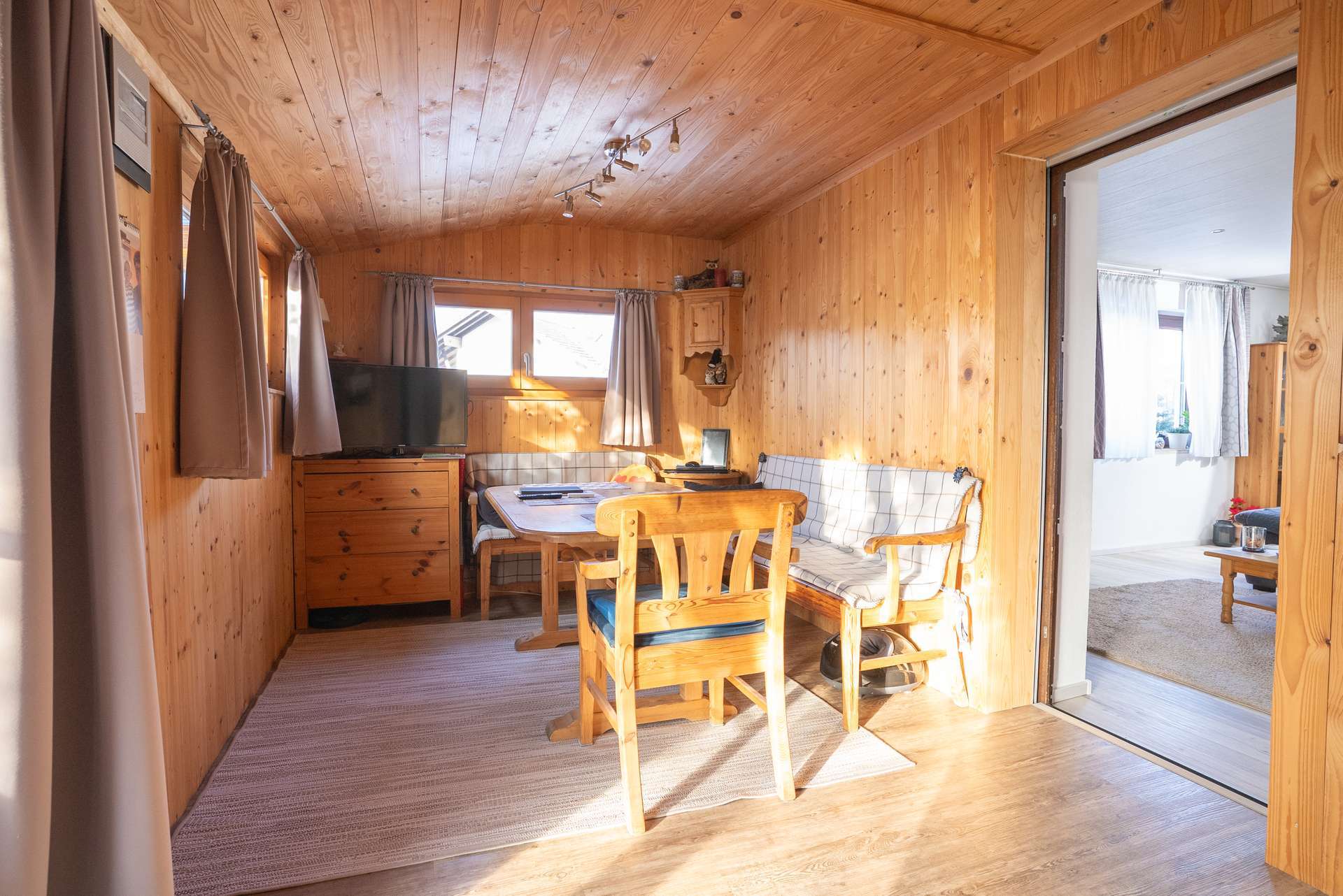 Immobilie in Gottfrieding - ***Großzügiges Einfamilienhaus mit PV- Anlage in ruhiger Siedlungslage*** - Bild 12