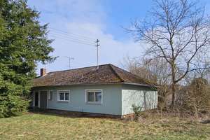 XXL-Bungalow mit viel Potenzial und tollen Nutzungsmöglichkeiten in ruhiger Lage von Hiltpoltstein – Die vollständige Adresse der Immobilie erhältst du vom Anbieter., 91355 Hiltpoltstein – Vorschaubild 2