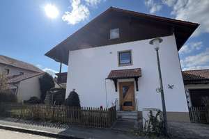 Viel Platz in Taufkirchen: Großzügiges Ein- oder Zweifamilienhaus – 84416 Taufkirchen (Vils) – Vorschaubild 2