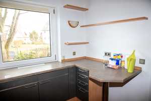 Charmantes Reihenmittelhaus in Nürnberg-Großgründlach: Einbauküche, Garage, ruhige Lage. – Bad Brückenauer Straße 24b, 90427 Nürnberg – Vorschaubild 13