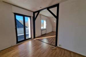 Helle 2-Zimmer Dachgeschosswohnung in Nümbrecht mit Balkon – Die vollständige Adresse der Immobilie erhältst du vom Anbieter., 51588 Nümbrecht – Vorschaubild 1