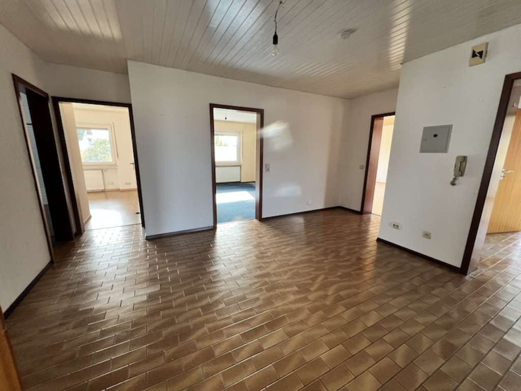 Immobilie in Dettenheim - Eigenheim oder Investment: 2-FH als Kapitalanlage , Generationenhaus oder großzügiges Zuhause mit vi - Bild 3