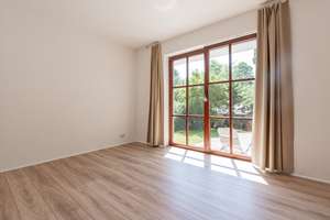 Gepflegtes Einfamilienhaus mit Einliegerwohnung, Vollkeller, Wintergarten und großem Grundstück – Die vollständige Adresse der Immobilie erhältst du vom Anbieter., 22455 Schnelsen, Hamburg – Vorschaubild 22