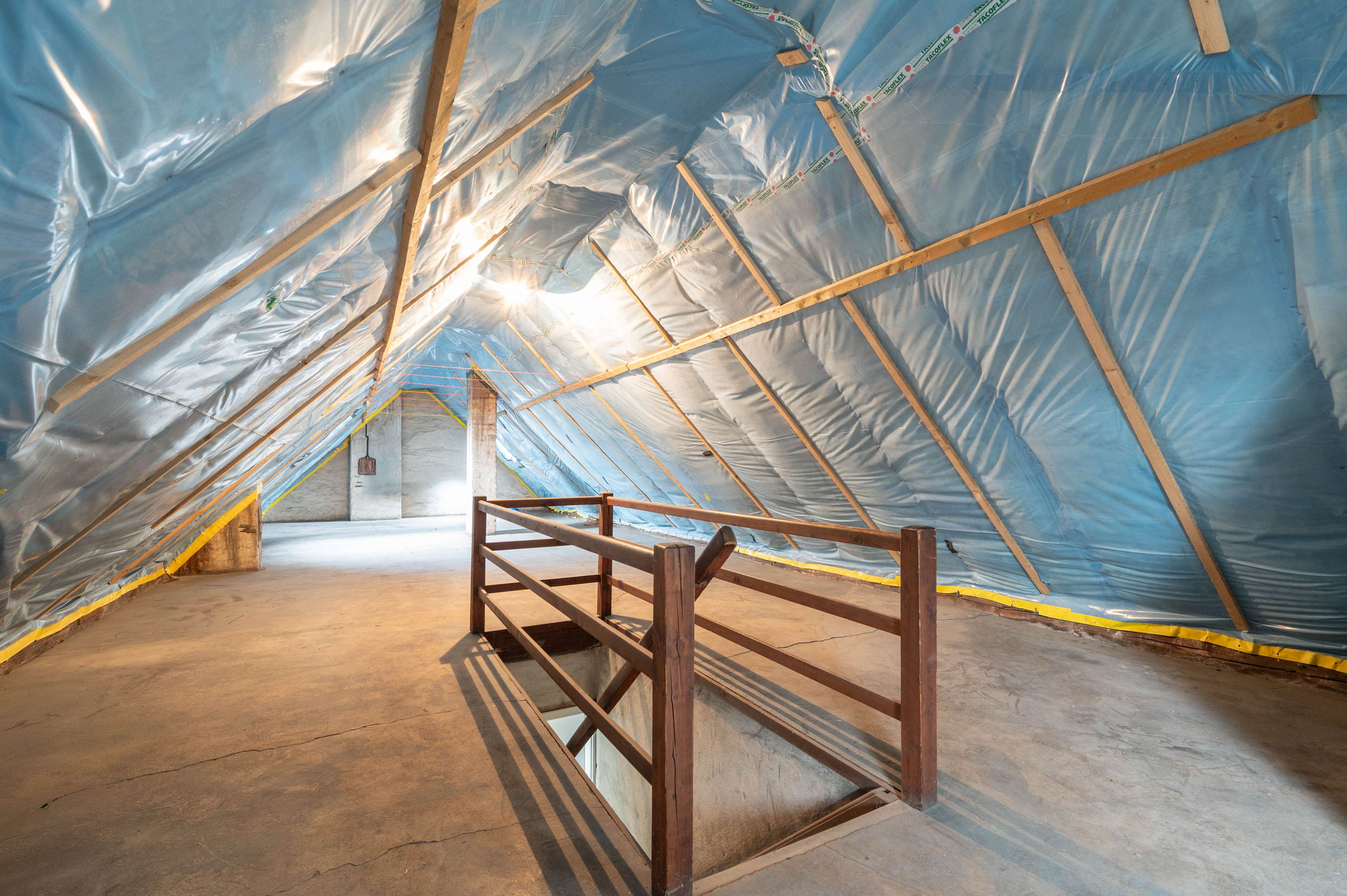 Dachgeschosswohnung mit Ausbaupotenzial & 45 m² Nutzfläche – Düsseldorf-Heerdt, Düsseldorf – Bild 3