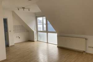 Lichtdurchflutetes 1-Zimmer-Apartment mit Balkon & TG-Stellplatz – Sofort frei in Regensburg-Sallern – Die vollständige Adresse der Immobilie erhältst du vom Anbieter., 93057 Sallern-Gallingkofen, Regensburg – Vorschaubild 3