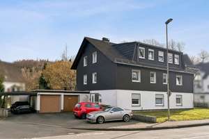 Ca. 91 m² Wohnkomfort: Helle 3-Zimmer-Wohnung mit Balkon in Wenden