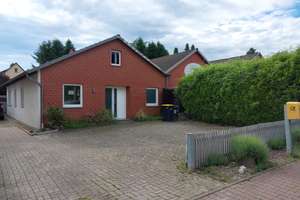 Energetisch saniertes Einfamilienhaus mit Wärmepumpe, PV Anlage, Garten und niedrigen Energiekosten