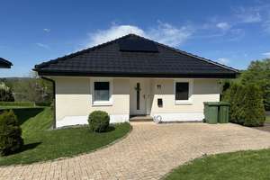 Freistehendes kleines Haus im Bungalow Style , hell und gemütlich in ruhiger Lage im OT Kohlberg – Die vollständige Adresse der Immobilie erhältst du vom Anbieter., 51570 Windeck – Vorschaubild 1
