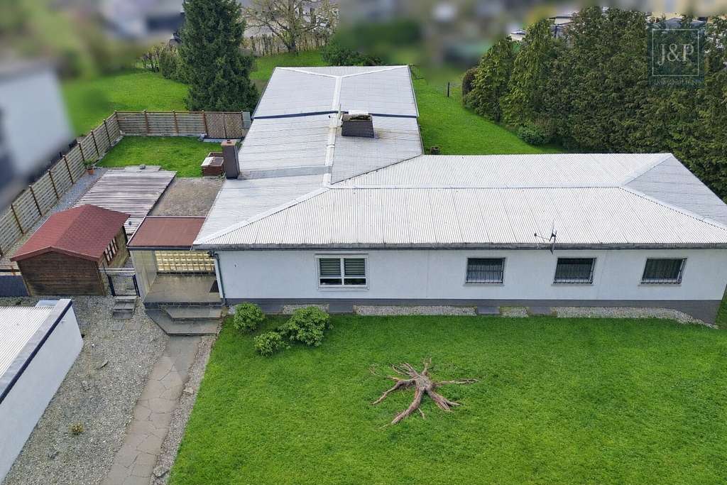 Immobilie in Lich - Mehrgenerationenwohnen in Lich – Zwei Häuser, Pool & großer Garten – vielseitig nutzbar - Bild 1