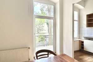 Tolle, teilmöblierte Wohnung mit Balkon und EBK in gefragter Lage – Wilhelm-Tell-Straße 2, 40219 Düsseldorf – Vorschaubild 7