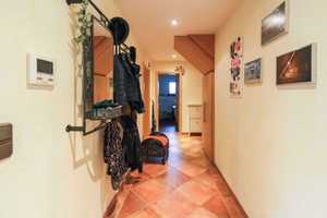 Sofort wohlfühlen: 2 Familienhaus mit großem Garten und Doppelgarage in München – München – Vorschaubild 9