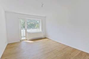 Modern und hell: Gemütliche 2-Zimmer-Wohnung mit BALKON – Kreuzmoor 13, 25436 Uetersen – Vorschaubild 1