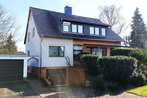Zwei Familien - ein Zuhause:
8-Zimmer mit Garten und Garagen – Hannover (Kreis) – Vorschaubild 2