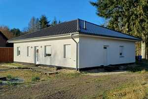Neuer Bungalow auf 4.654 m² Gst. mit Bauoption - 3 Zi-EBK+Kamin-+Solarvorb.-DG ausbaufäh-ruhige Lage – Gifhorn (Kreis) – Vorschaubild 1