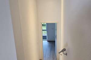 Stilvolle Split-Level-Loftwohnung mit Garten in sanierter Fabrik mit TG Stellplatz – 40489 Angermund, Düsseldorf – Vorschaubild 9