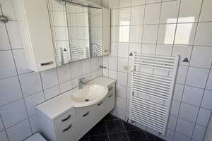 Gepflegte 3-Zimmer-Wohnung mit überdachter Terrasse und Gartenanteil in Karlsruhe-Knielingen – Die vollständige Adresse der Immobilie erhältst du vom Anbieter., 76187 Knielingen, Karlsruhe – Vorschaubild 12