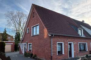 Raumwunder in Stadtnähe! Großzügige Doppelhaushälfte mit modernisiertem Bad, Garage und sichtgeschüt – Die vollständige Adresse der Immobilie erhältst du vom Anbieter., 26721 Conrebbersweg, Emden – Vorschaubild 1